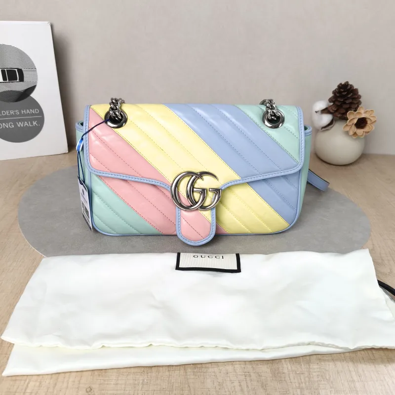 GUCCI Crossbody Bag GG Marmont Medium Marmont 26 Calfskin Medium26 × 7 × 15 cm — cover view 5 of 6