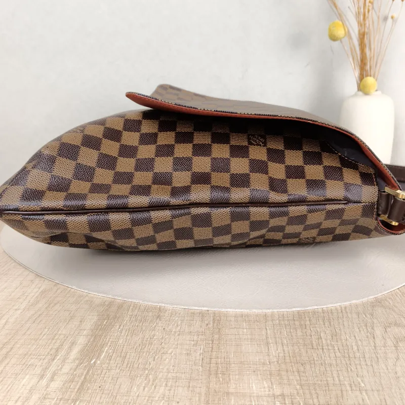 Louis Vuitton Shoulder Bag Messenger Bag Damier Ebene PVC 30 × 3 × 33 cm — detail view 9 of 9