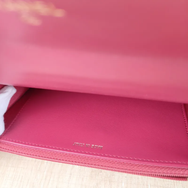 Chanel Crossbody Bag woc Red Calfskin One Size 19.2 × 3.5 × 12.3 cm — detail view 6 of 11