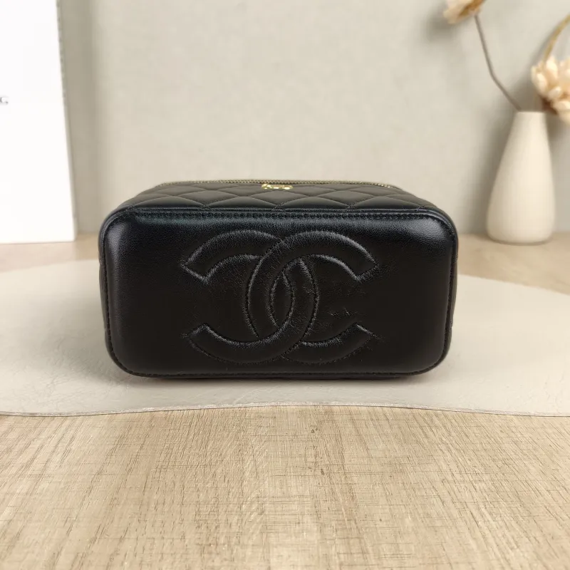 Chanel Crossbody Bag Edition Black Lambskin One Size17 × 8 × 9.5 cm — cover view 4 of 5
