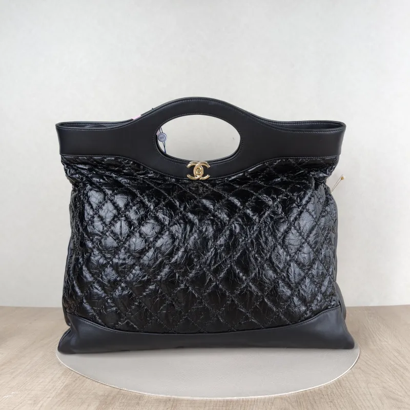 Chanel Shoulder Bag31Bag Black Calfskin Large45 × 9 × 41 cm
