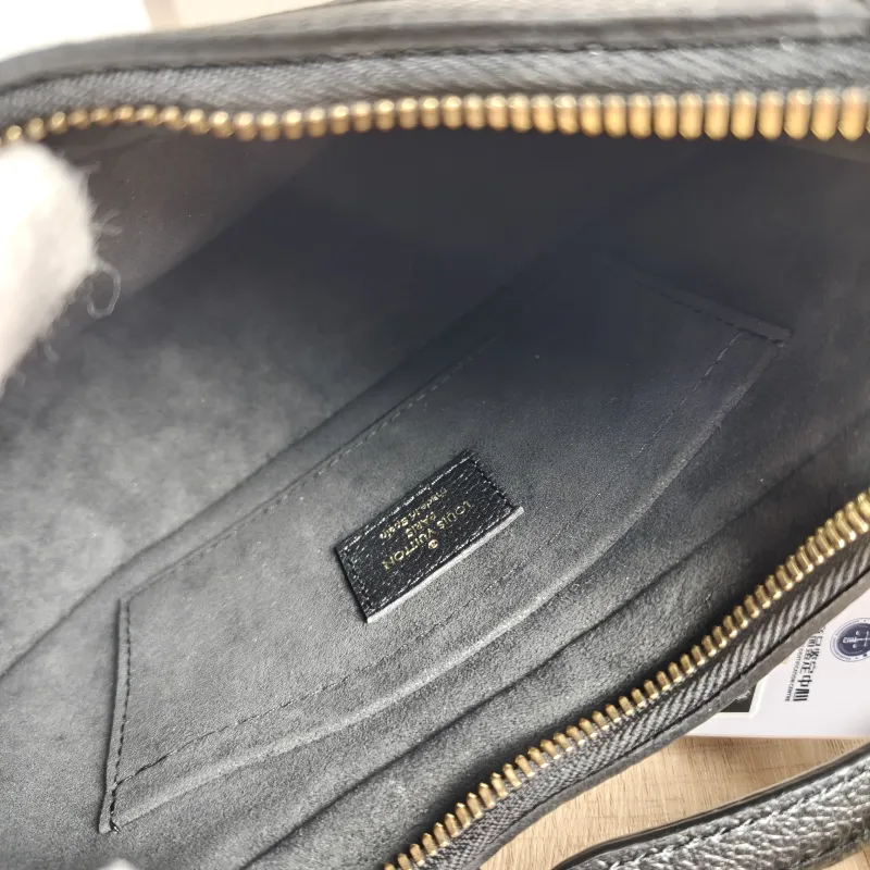 Louis Vuitton Shoulder Bag Bagatelle Black Empreinte Embossed Calfskin Small24 × 7 × 18 cm — detail view 6 of 10