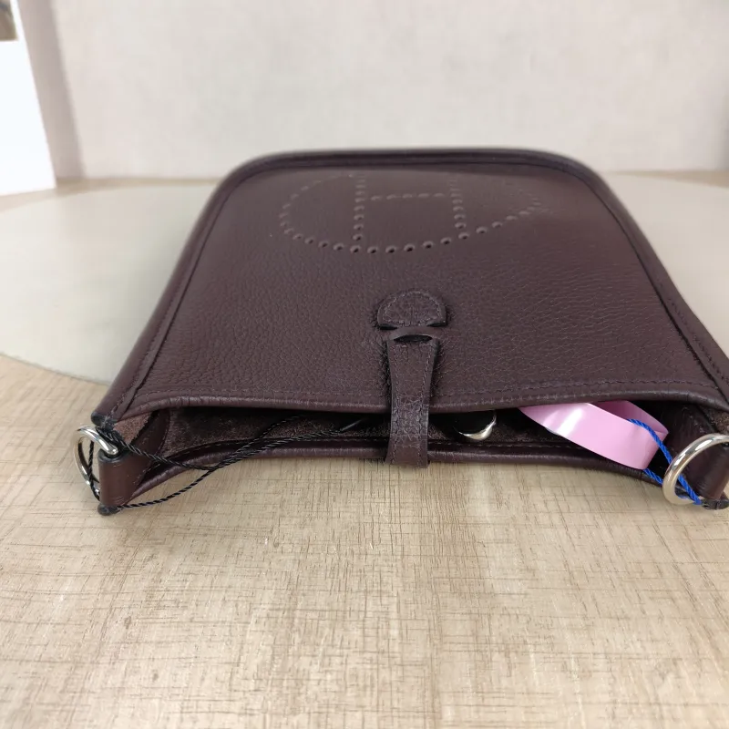 Hermès Crossbody Bag Evelyne Mini 16 Mini 16 0G Taurillon Clemence TC Calfskin Mini 17 × 5.5 × 18 cm B — detail view 1 of 11