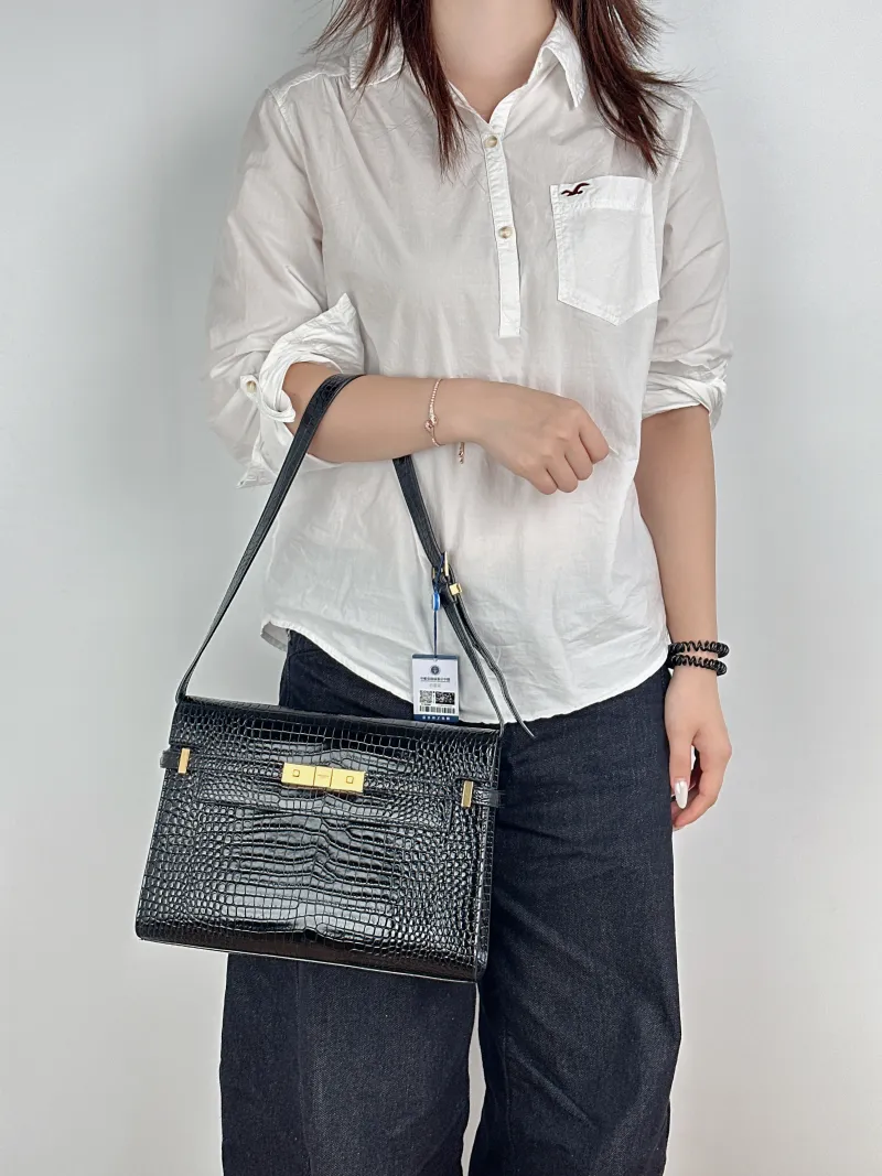 SAINT LAURENT Shoulder Bag MANHATTAN Black Calfskin Medium29 × 7.5 × 20 cm — on-model view 1 of 2