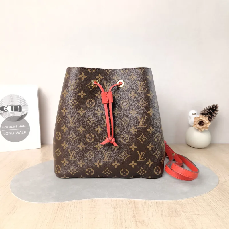 Louis Vuitton Shoulder Bag NÉONOÉ Bucket Bag PVC Medium 26 × 17.5 × 26 cm