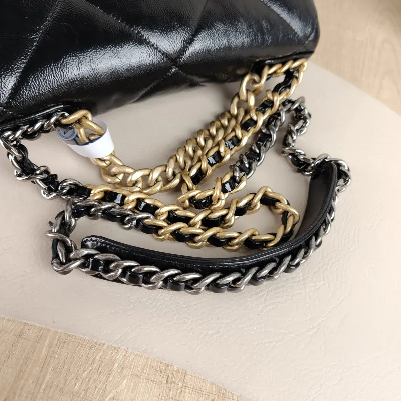 Chanel Crossbody Bag 19Bag Black Waxed Leather Small 26 × 9 × 16 cm 30 — detail view 1 of 14
