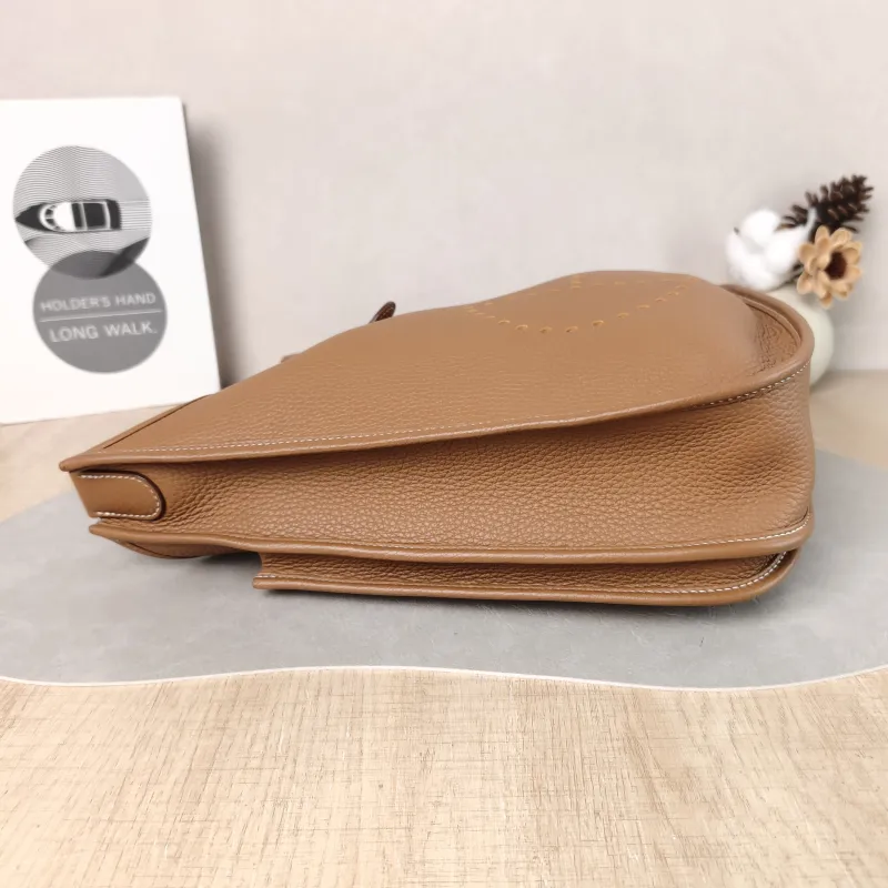 Hermès Crossbody Bag Evelyne 29 29 37 Brown TC Calfskin 29 29 × 7 × 30 cm W — detail view 5 of 13