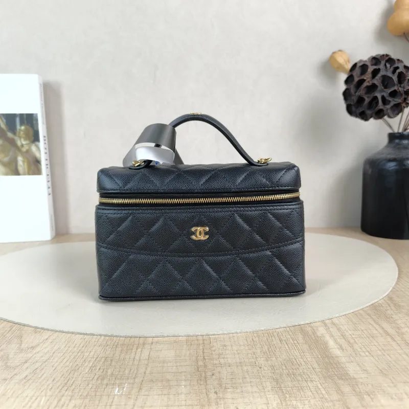 Chanel Crossbody Bag lp Black Grained Calfskin One Size19.5 × 5 × 17 cm