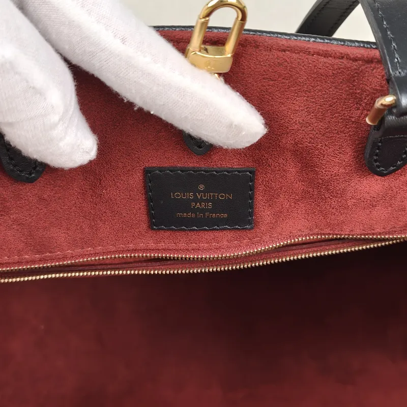 Louis Vuitton Shoulder Bag Onthego Medium Black · White Empreinte Embossed Calfskin Monogram Medium35 × 14 × 27 cm — detail view 5 of 10
