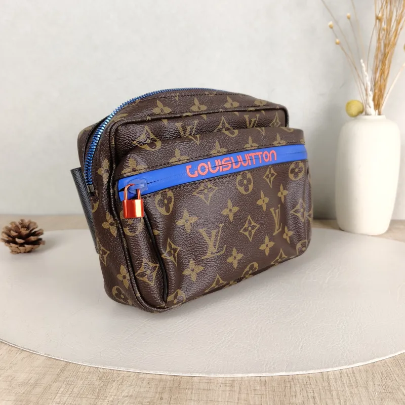 Louis Vuitton Belt Bag Shoulder Bag Monogram PVC One Size22 × 5 × 16 cm — cover view 3 of 5
