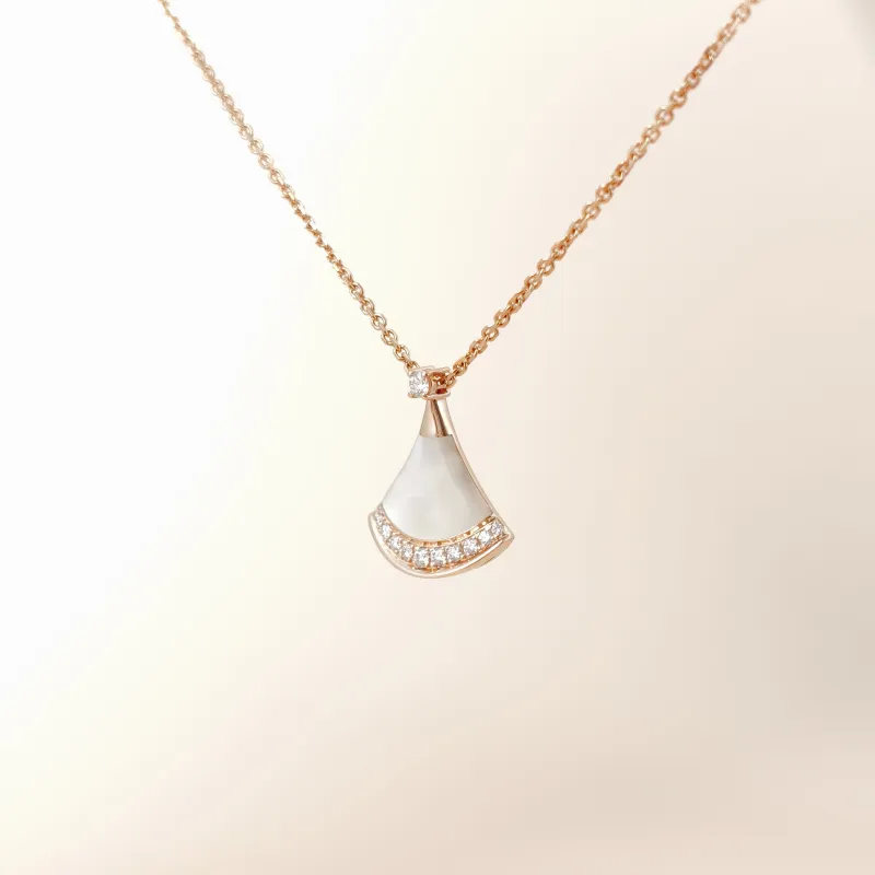 Bvlgari Necklace DIVAS’ DREAM Collection Pearl Pavé Diamond White Mother-of-Pearl 18KR ose Gold Diamond Pearl One Size 43cm — cover view 8 of 12