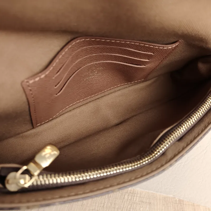 Louis Vuitton Crossbody Bag IVY Monogram PVC Small 23.5 × 4.3 × 12 cm — detail view 8 of 11