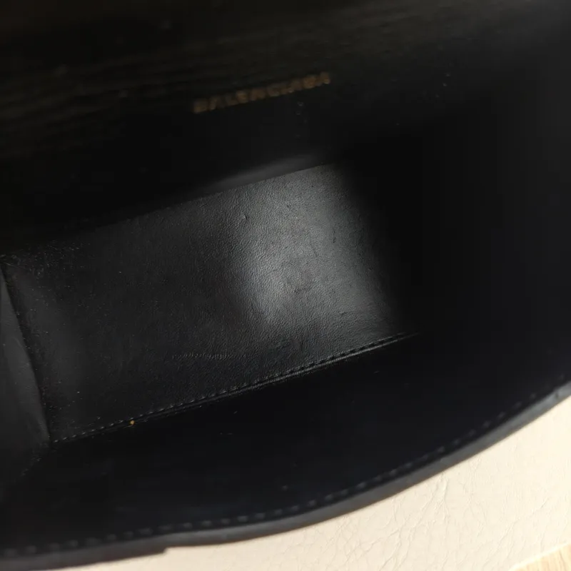 BALENCIAGA Crossbody Bag Hourglass Hourglass Bag Black Calfskin XS 19 × 8 × 13 cm — detail view 3 of 9
