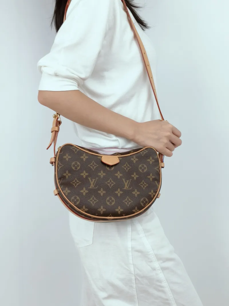 Louis Vuitton Shoulder Bag Croissant Monogram PVC Medium25 × 5 × 15 cm — on-model view 2 of 3