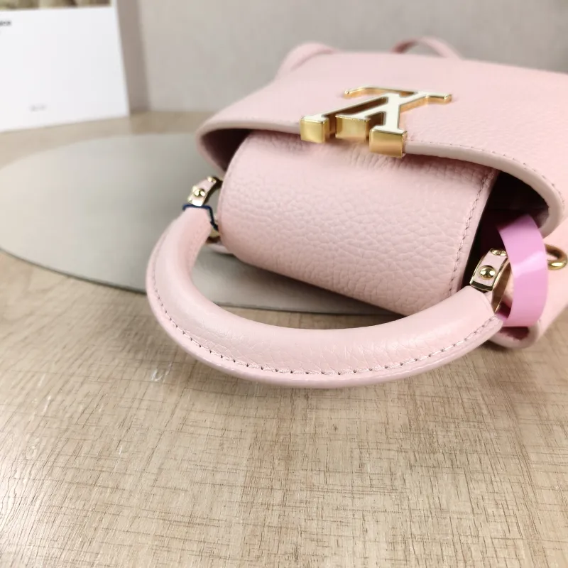 Louis Vuitton Shoulder Bag Capucines Pink Calfskin Mini 21 × 8 × 14 cm — detail view 8 of 15