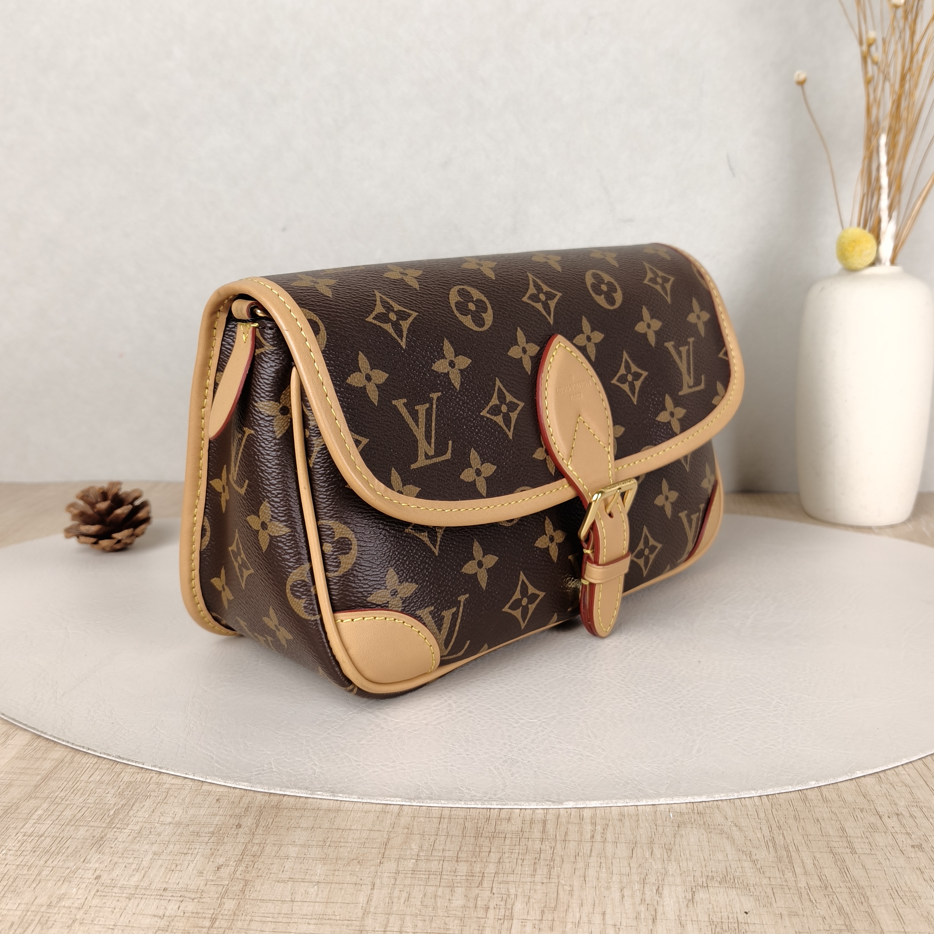 Louis Vuitton Crossbody Bag Diane Baguette Bag Monogram PVC Small24 × 9 × 15 cm — cover view 2 of 5