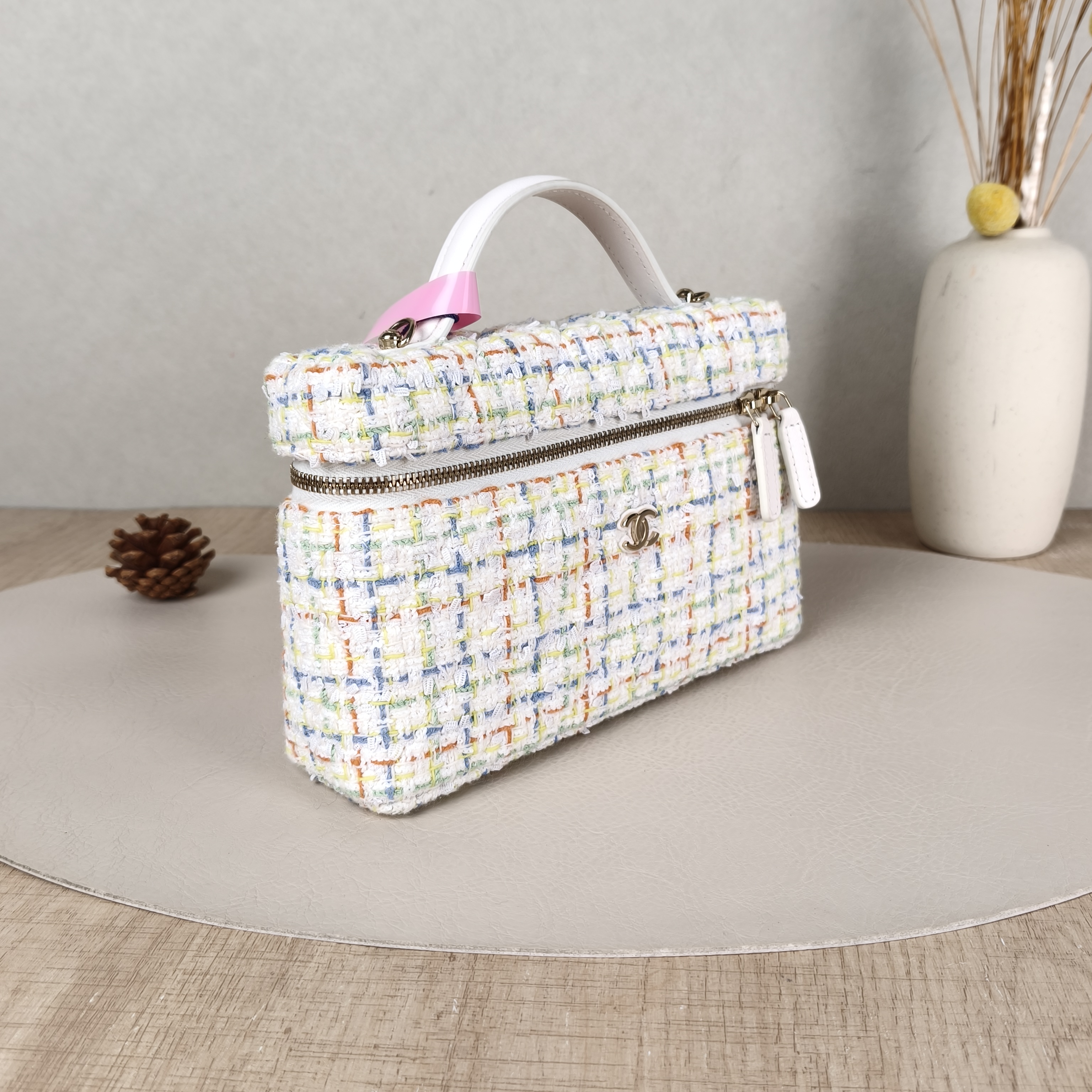 Chanel Crossbody Baglp Box Bag Top Handle Crossbody Bag One Size19.5 × 5 × 17 cm — cover view 4 of 5