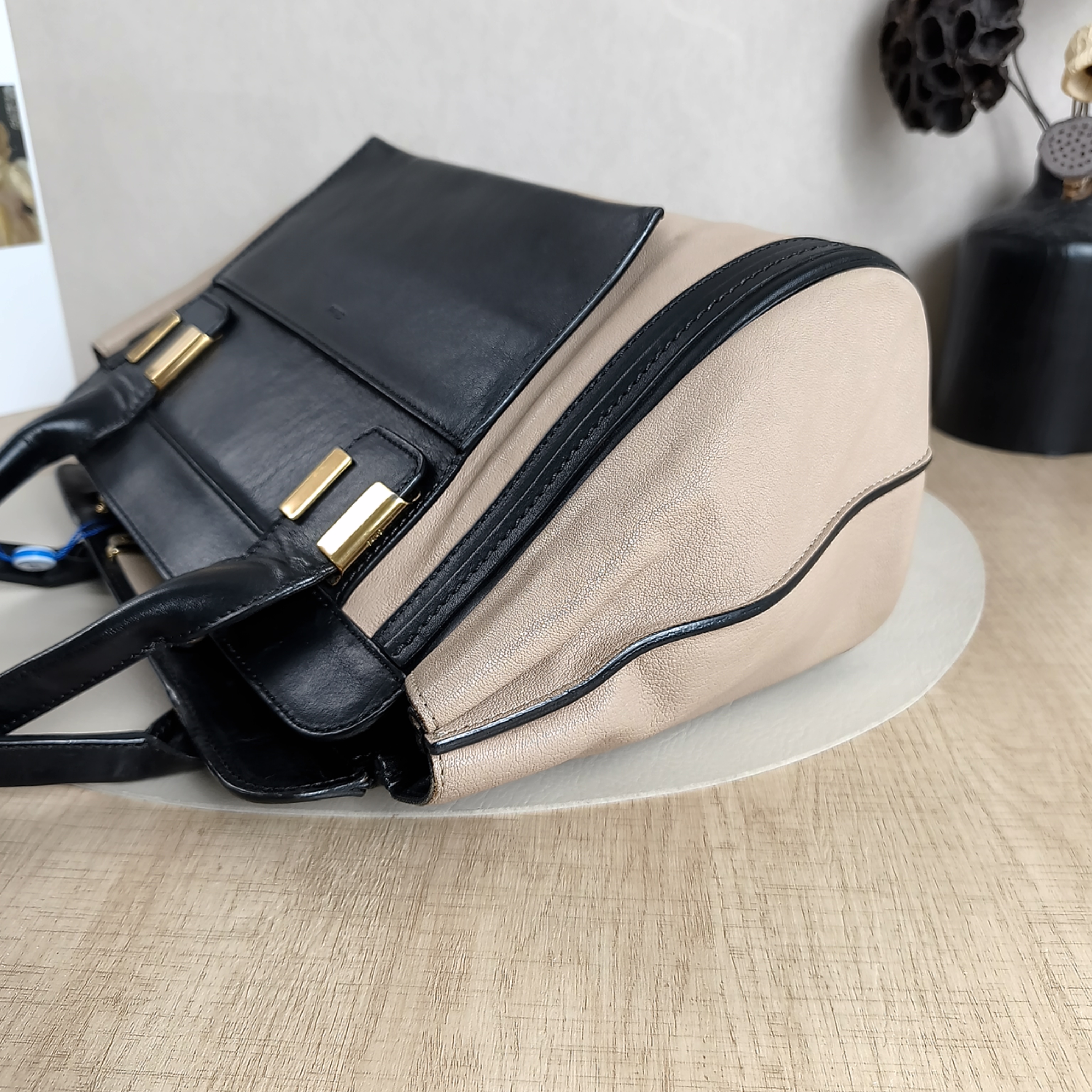 Chloé Crossbody Bag Alic Shoulder Bag Crossbody Bag Black Taupe Calfskin 33 × 15 × 23 cm — cover view 4 of 10
