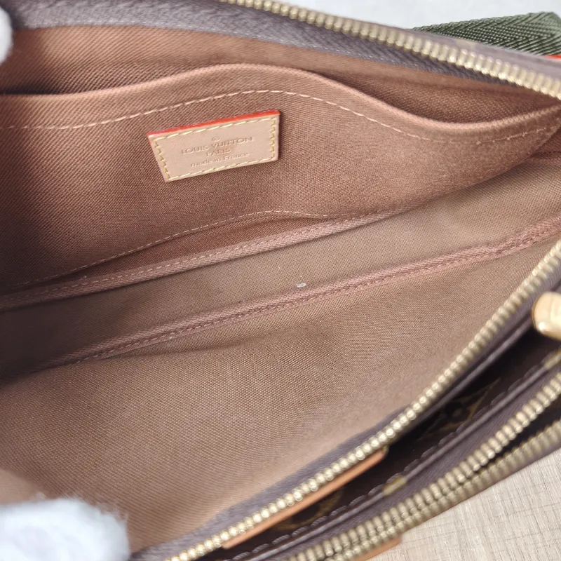 Louis Vuitton Crossbody Bag Multi Pochette Accessoires Shoulder Strap PVC Small 24 × 4 × 13.5 cm — detail view 6 of 16