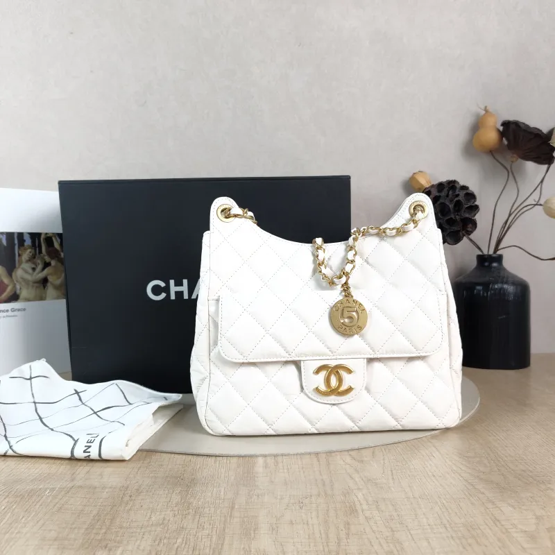 Chanel Crossbody Bag HOBO White Waxed Leather Medium 23 × 8 × 21 cm — cover view 3 of 6