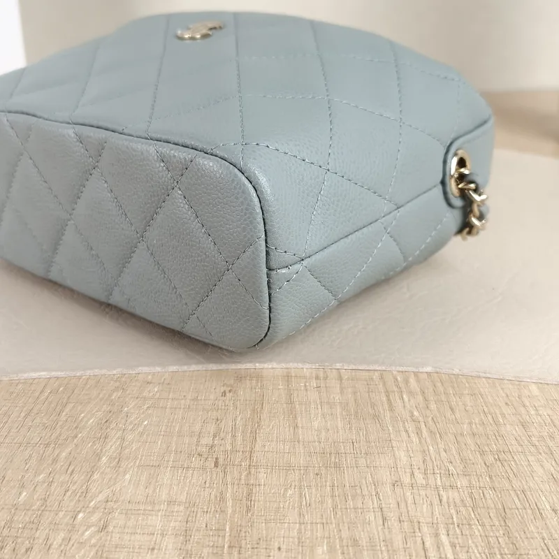 Chanel Crossbody Bag Crossbody Bag Grey Grained Calfskin One Size 16 × 6 × 13 cm — detail view 3 of 12