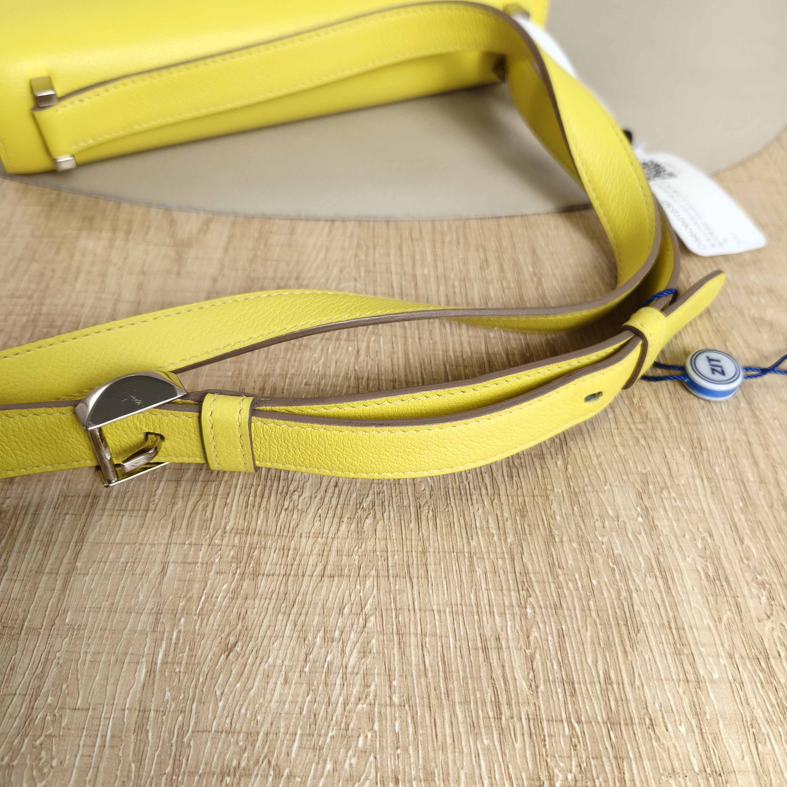 Hermès Crossbody Bag2002 20Collection Crossbody Bag Evercolor Calfskin One Size20 × 5 × 19 cm — cover view 3 of 11