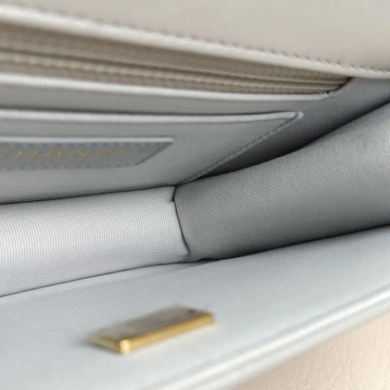 Chanel Crossbody Bag23s Messenger Bag Grey Calfskinmini19.5 × 6 × 13 cm — detail view 13 of 15
