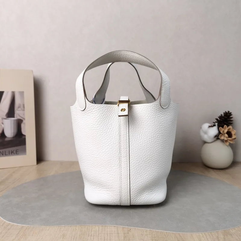 Hermès Top Handle Bag Picotin Lock 18 18 M4 Taurillon Clemence TC Calfskin Small 18 × 13 × 18 cm W
