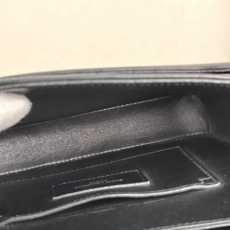 SAINT LAURENT Shoulder Bag Shoulder Bag Black Calfskin 18.6 × 6 × 16 cm — detail view 5 of 13