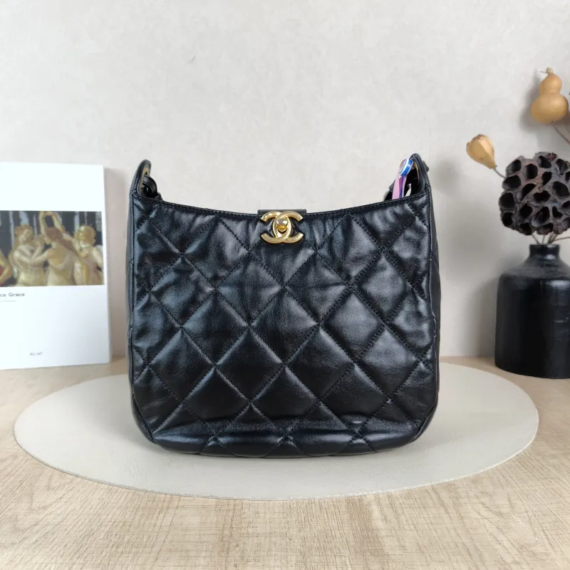 Chanel Shoulder Bag hobo Black Calfskin One Size24 × 7 × 21 cm