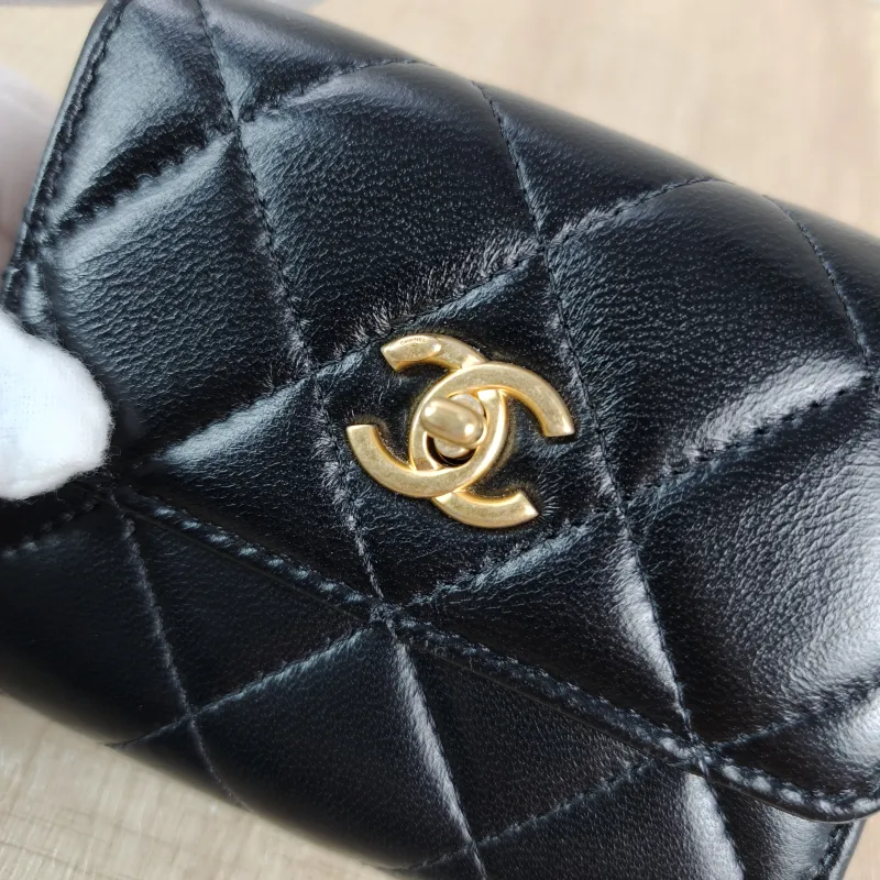 Chanel Crossbody Bag Crossbody Bag Black Lambskin One Size11 × 2 × 9 cm — detail view 6 of 11