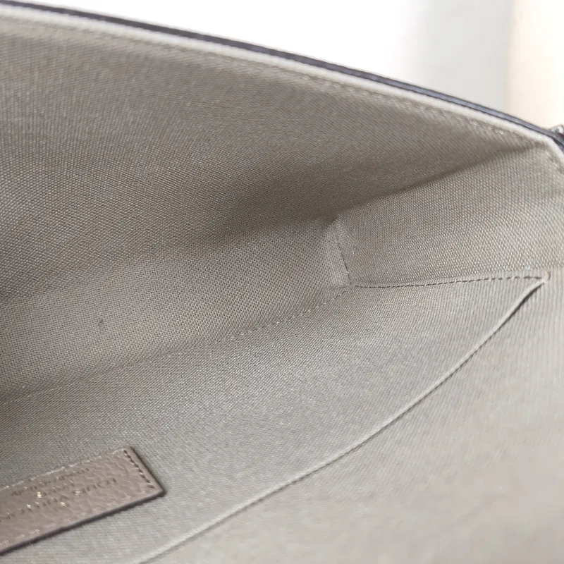 Louis Vuitton Crossbody Bag Pochette Félicie · White Calfskin Small 21 × 3 × 12 cm — detail view 3 of 15