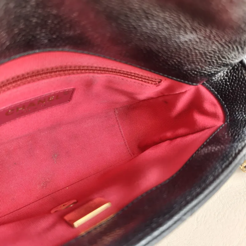Chanel Crossbody Bag Black Grained Calfskin 20 × 7 × 15 cm — detail view 7 of 11