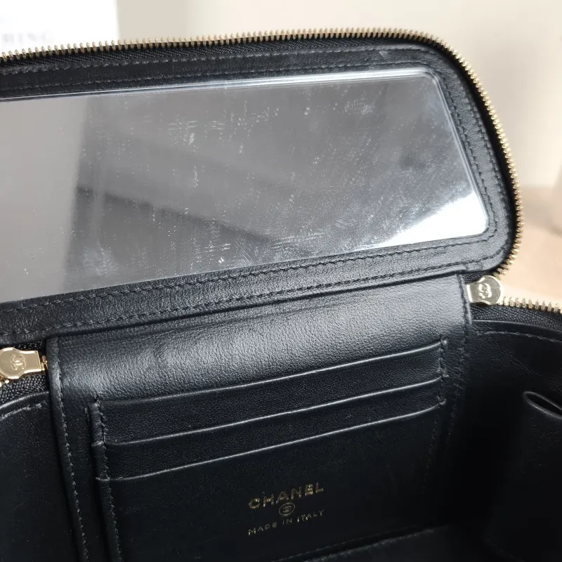 Chanel Crossbody Bag Edition Black with Gold-Tone Hardware Lambskin Mini 16 × 8 × 9.5 cm — detail view 2 of 12