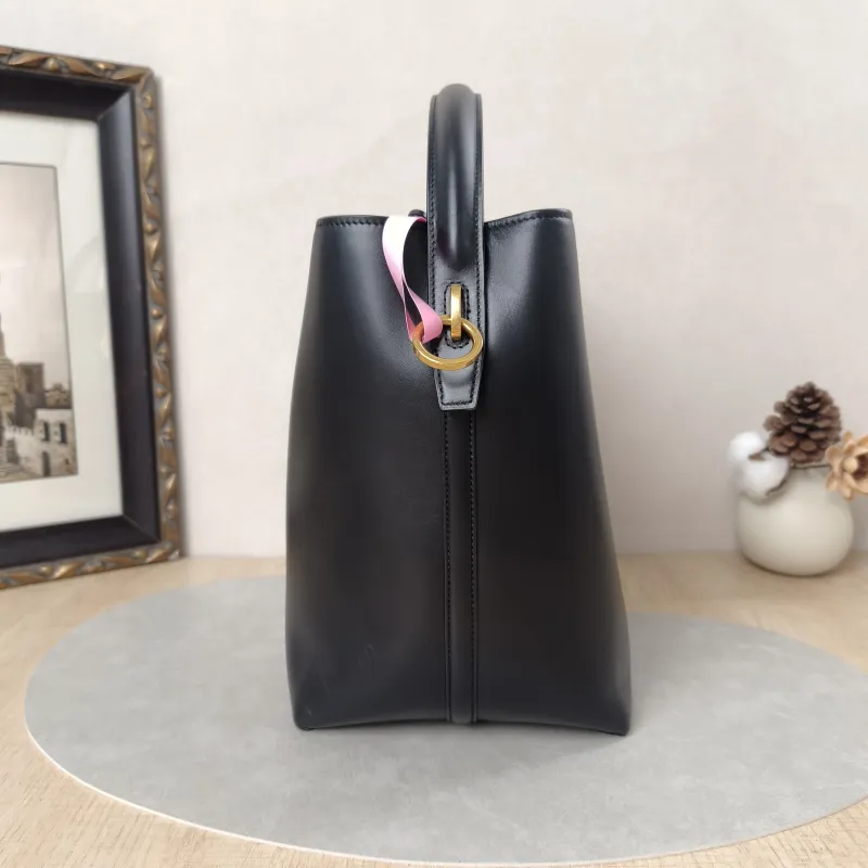 SAINT LAURENT Shoulder Bag LE 37 Black Calfskin Medium20 × 16 × 25 cm — cover view 3 of 10