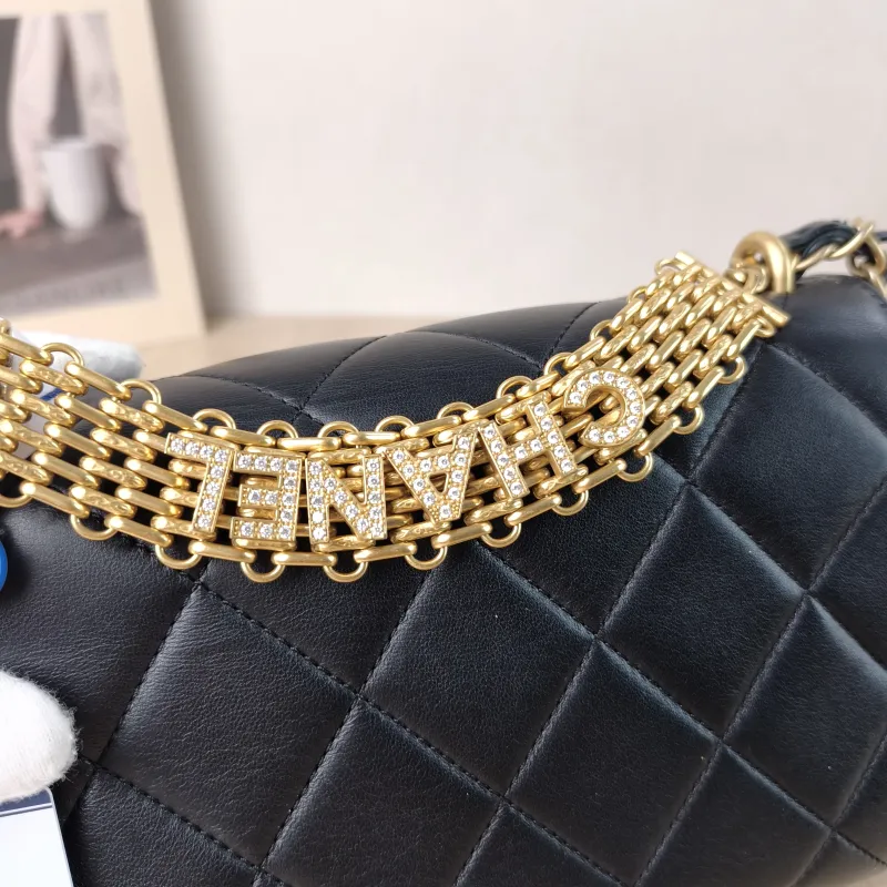Chanel Crossbody Bag Crossbody Bag Black with Gold-Tone Hardware Lambskin Mini 20 × 6.5 × 13 cm — detail view 13 of 16