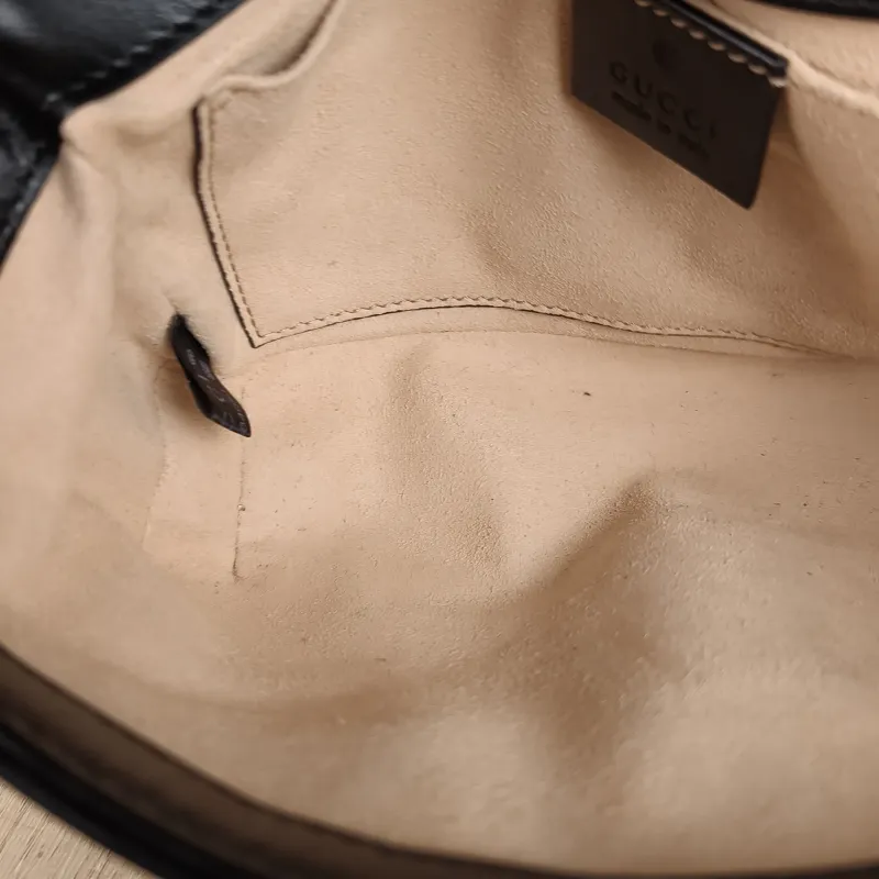 GUCCI Crossbody Bag GG Marmont Small Marmont 22 Black CC alfskin Small 22 × 6 × 13 cm — detail view 5 of 11