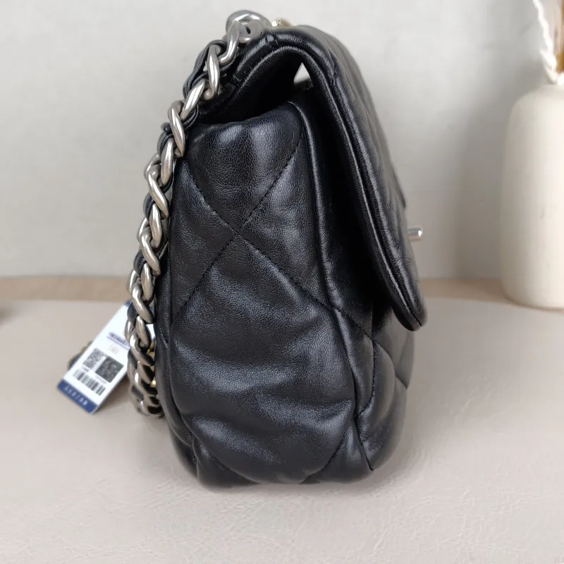 Chanel Crossbody Bag 19Bag Black SL ambskin Small 26 × 9 × 16 cm — detail view 2 of 15
