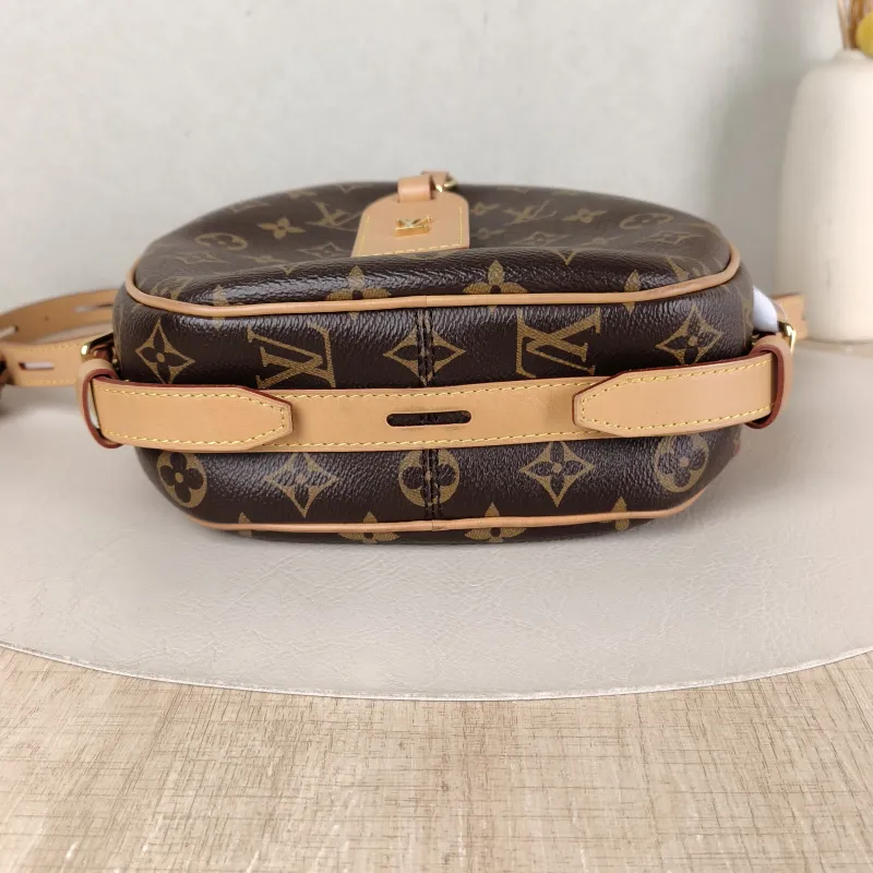 Louis Vuitton Crossbody Bag BOITE CHAPEAU SOUPLE Monogram PVC Large 20 × 8 × 22.5 cm — cover view 3 of 5