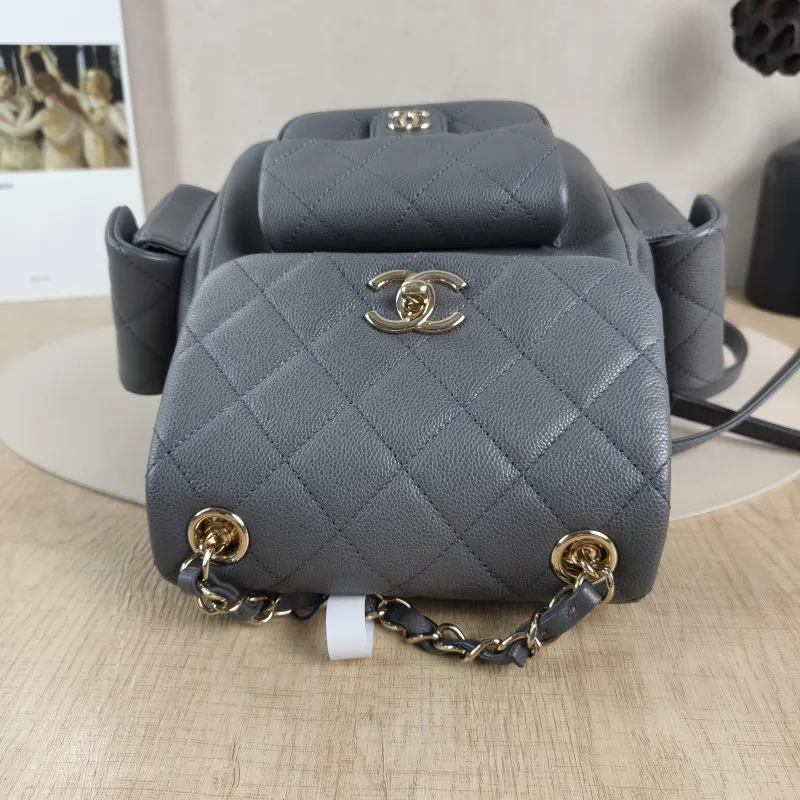 Chanel Backpackduma Grey Grained Calfskin Large21 × 13 × 23 cm — detail view 2 of 14