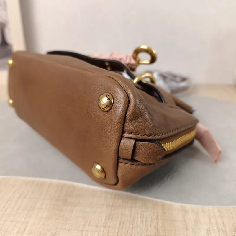 Miumiu Top Handle Bag Aventure Top Handle Bag SL ambskin Mini 21 × 8 × 13.2 cm — detail view 5 of 12