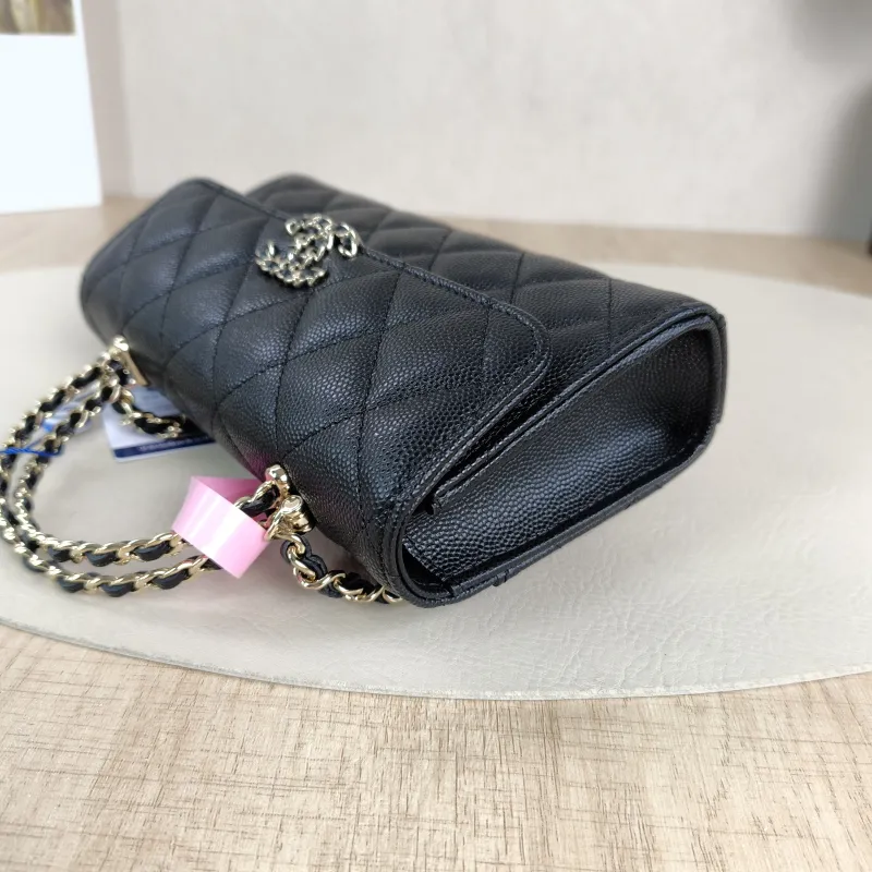 Chanel Crossbody Bag kelly Black Grained Calfskin One Size18 × 4.5 × 10 cm — detail view 11 of 14