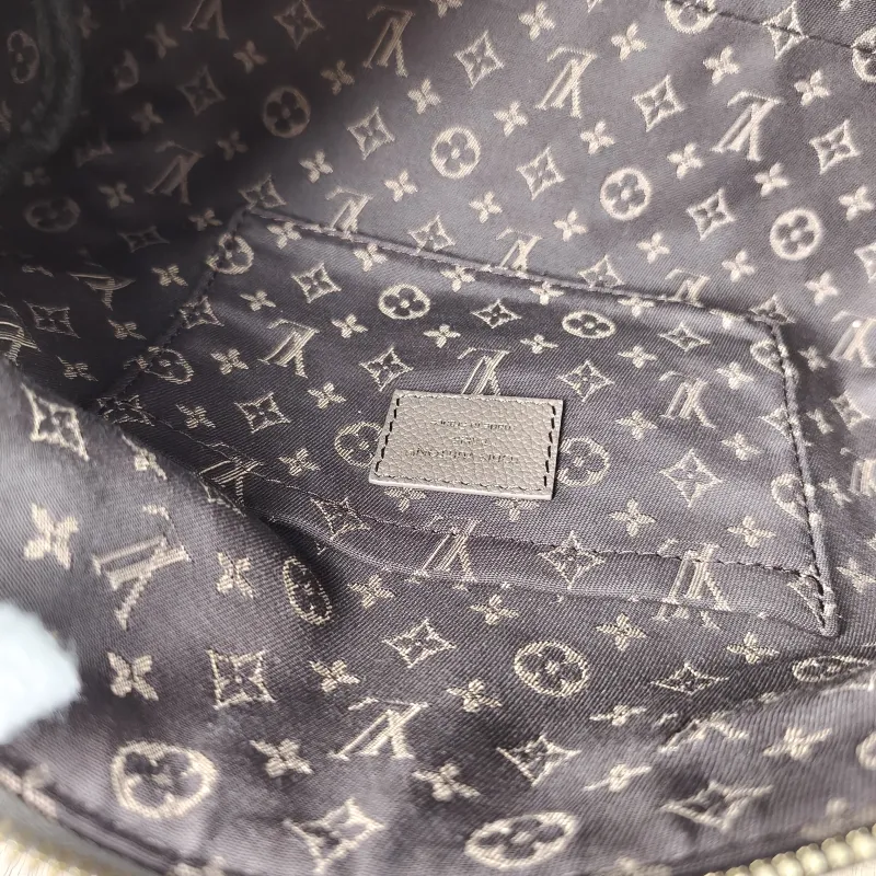 Louis Vuitton Shoulder Bag EXPRESS Shoulder Bag Grey Calfskin Small 26 × 13.5 × 17 cm — detail view 2 of 15