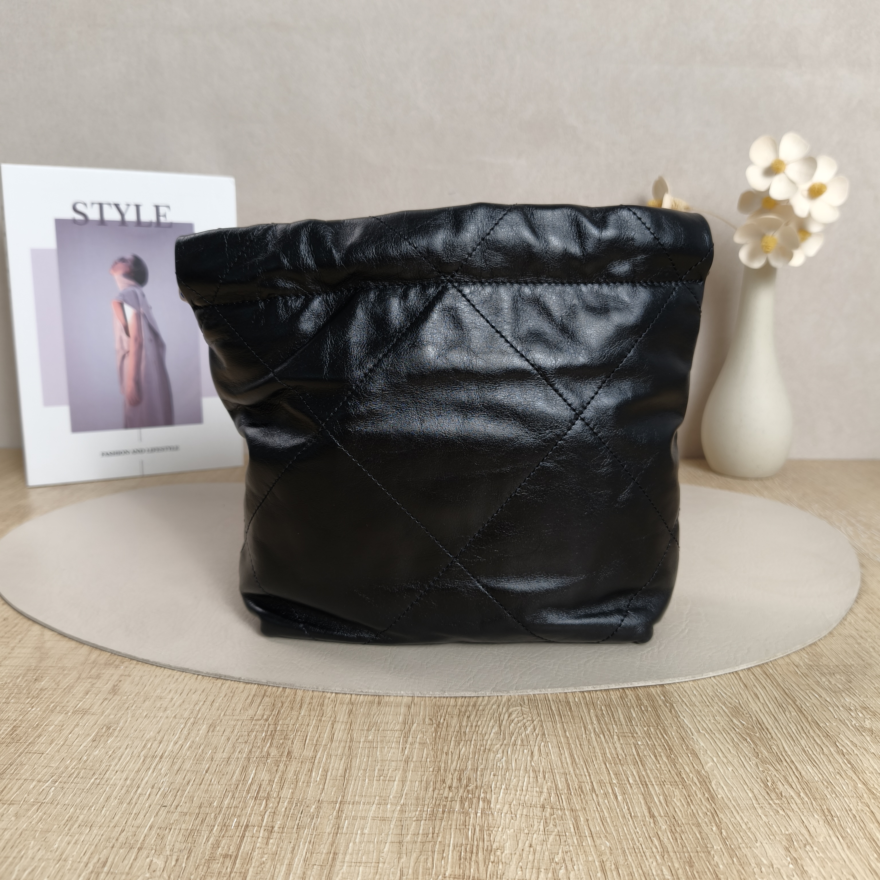 Chanel Shoulder Bag22Bag Black CC alfskinmini20 × 6 × 19 cm — cover view 8 of 12