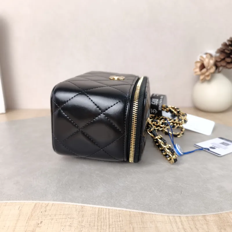Chanel Crossbody Bag Black Lambskin Mini 16 × 8 × 9.5 cm — detail view 15 of 15
