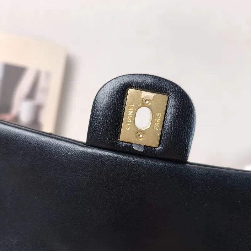 Chanel Crossbody Bag 23p Black Lambskin Mini 20 × 8 × 14 cm — detail view 9 of 12