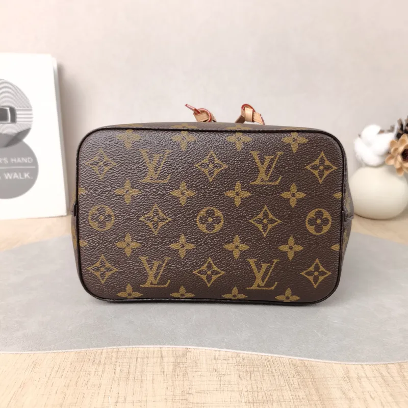 Louis Vuitton Crossbody Bag NÉONOÉ Bucket Bag BB Monogram PVC BB 20 × 13 × 20 cm — cover view 3 of 5