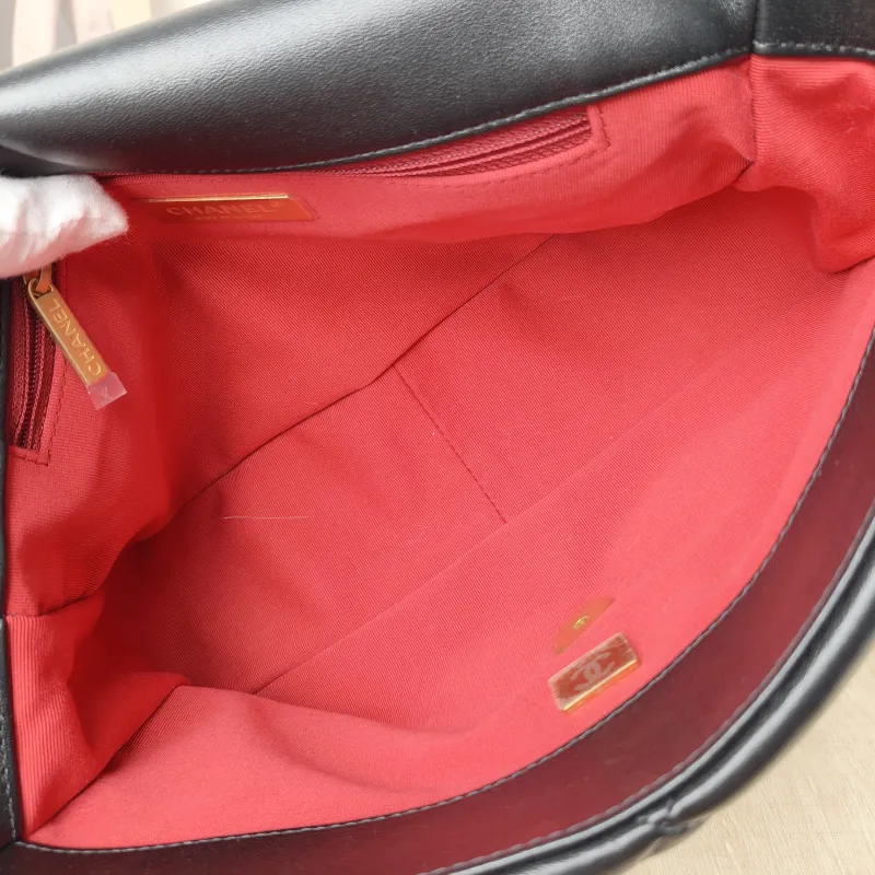 Chanel Crossbody Bag 19Bag Black SL ambskin Medium 30 × 10 × 20 cm — detail view 9 of 14