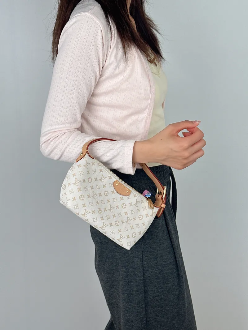 Louis Vuitton Shoulder Bag Pochette Hills White Canvas One Size18.5 × 6.5 × 11 cm — on-model view 1 of 2