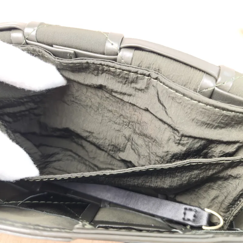 Bottega Veneta Crossbody Bag Cassette Woven Calfskin 18 × 5 × 9.5 cm — detail view 6 of 11